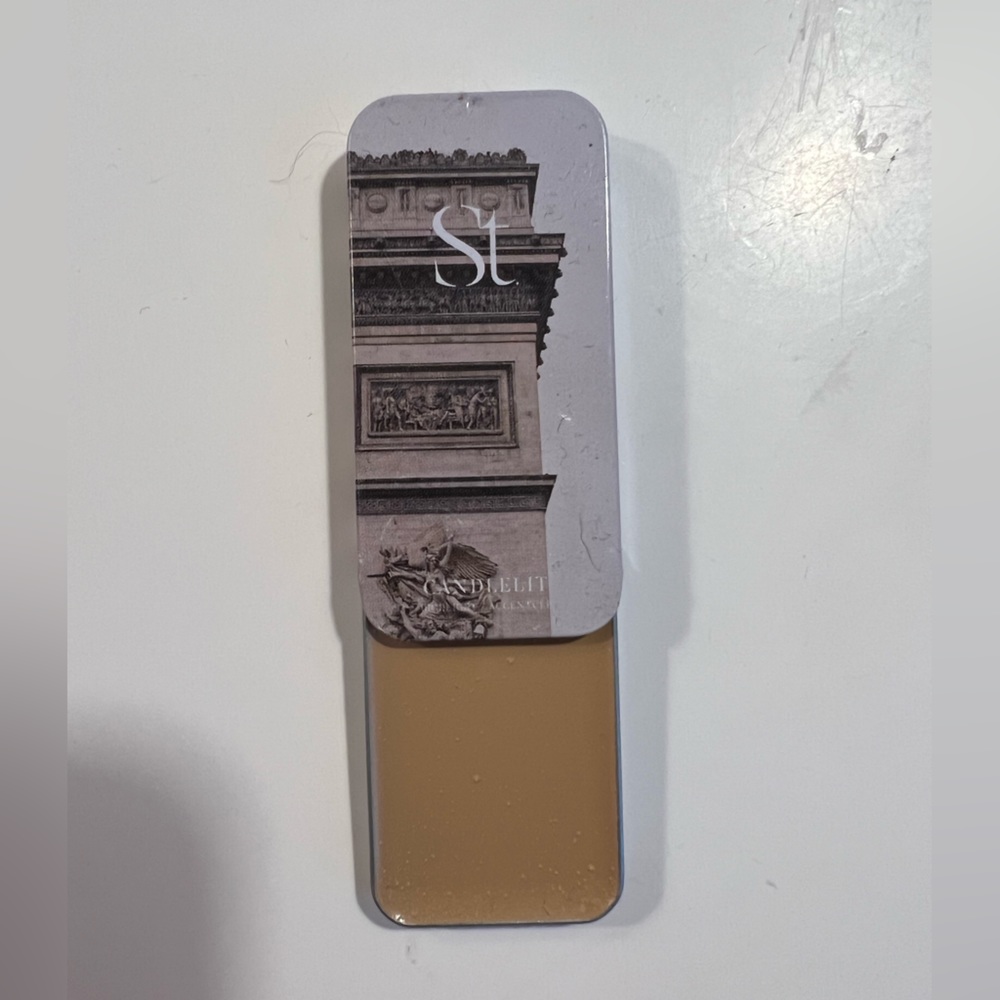 Seint Beauty highlighter candlelit